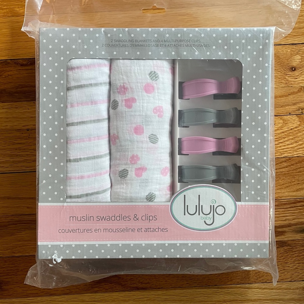 *NWT* Lulujo Swaddle Set